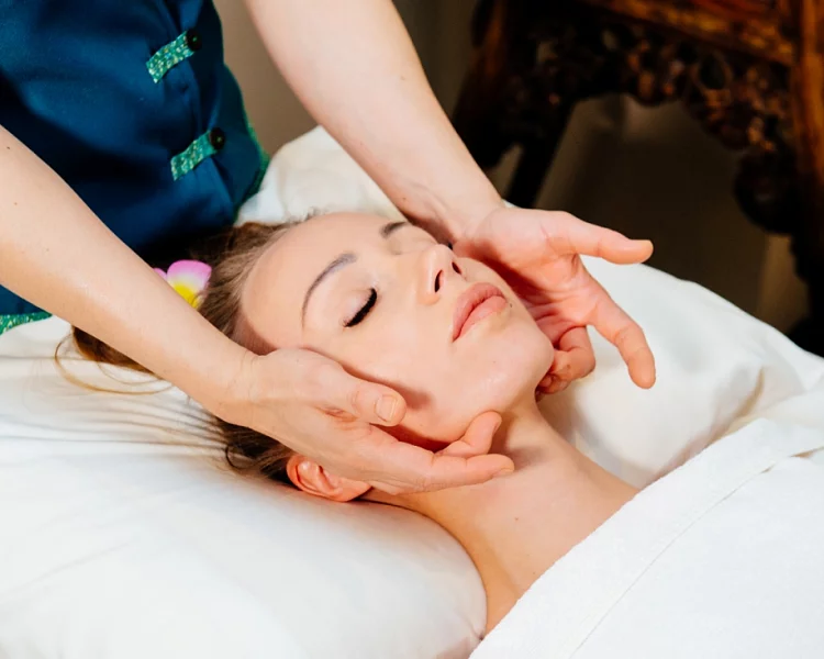 Подарочный сертификат для женщин на 8 марта на SPA-ритуал для лица