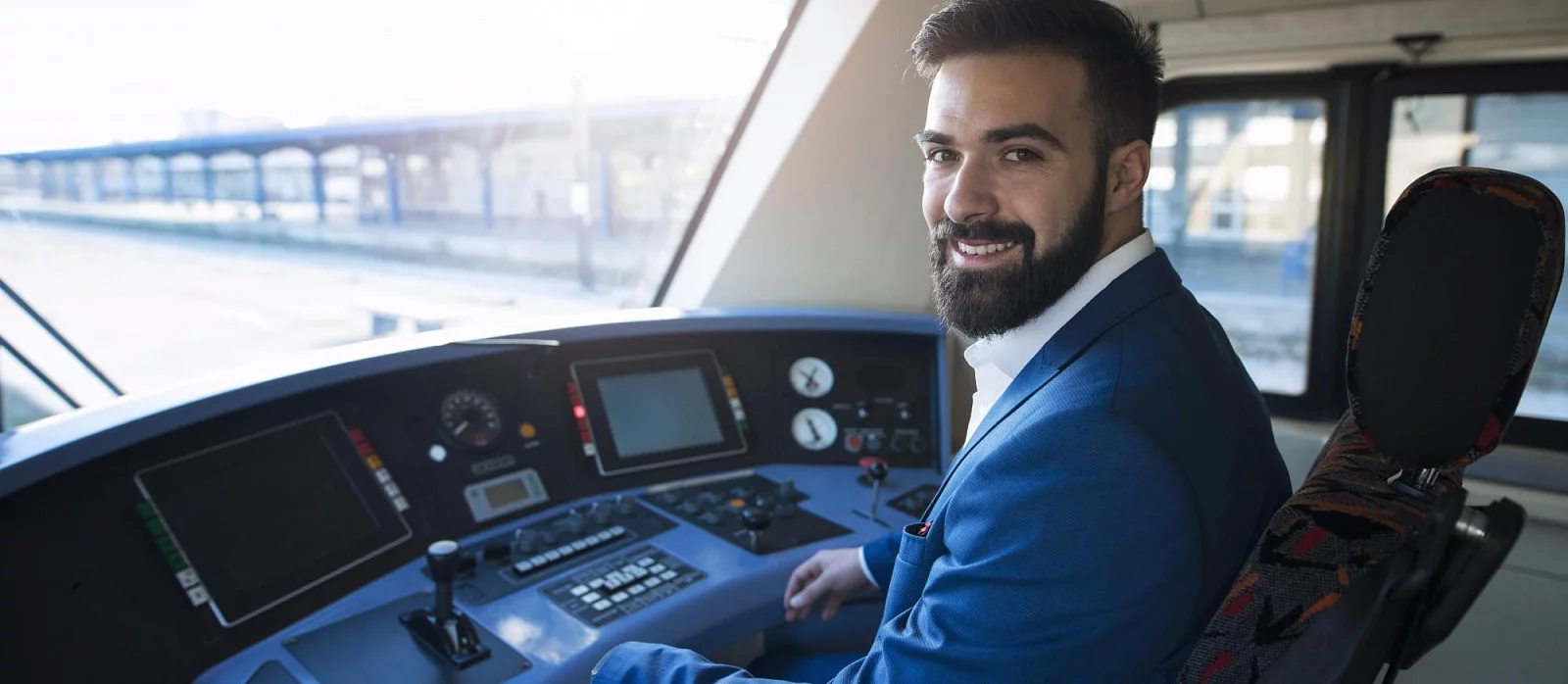 Идеи недорогих и оригинальных подарков на День железнодорожника