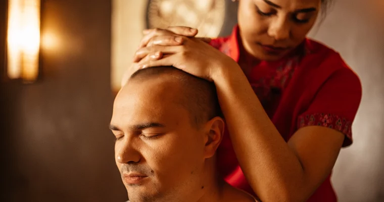 Подарочный сертификат для мужчины на Новый год на массаж головы, ушей, лица